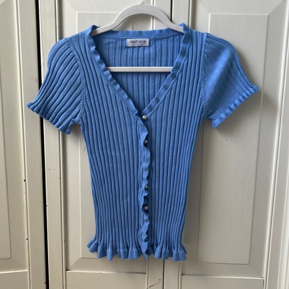 Vestique big ribbed top with pearl buttons size S